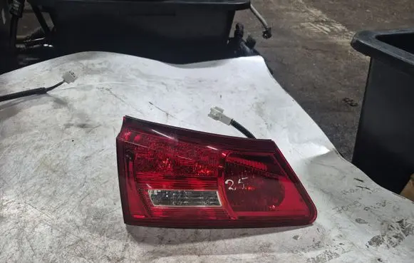 Lexus IS 220D-250-350 Tailgate rear/tail lights