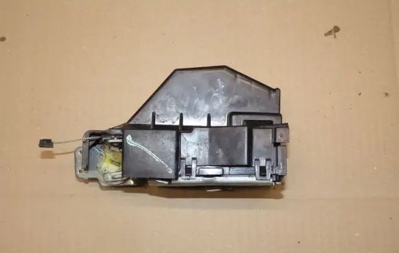 Volkswagen Fox Front door lock 