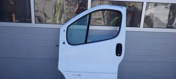 Opel Vivaro Front door
