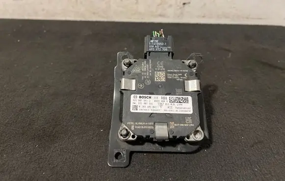 Porsche Taycan 9J1 Distronic sensor radar 9J1907561J 9J1907561