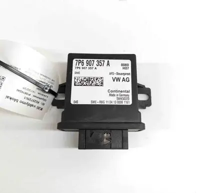 Volkswagen Golf VII Light module LCM 5WK50370 7P6907357A