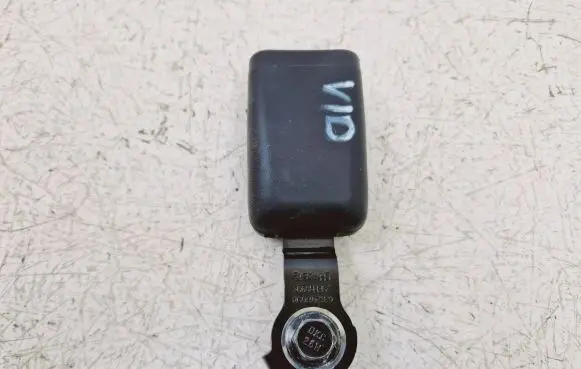 Hyundai Tucson TL Middle seatbelt buckle (rear) 89830D3000 BEQR6TL