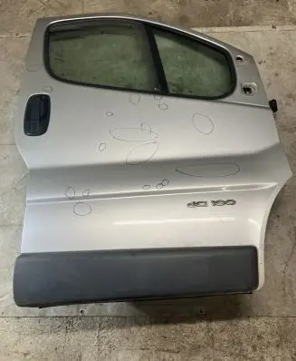 Renault Trafic II (X83) Front door