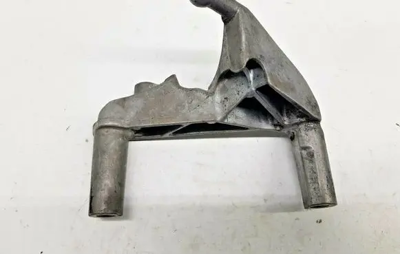 Mercedes-Benz C AMG W203 Engine mounting bracket A6460160038