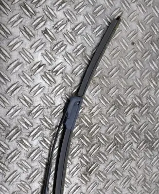 Subaru Legacy Windshield/front glass wiper blade 