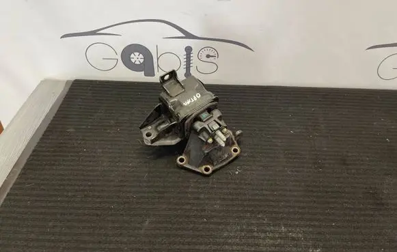 KIA Optima Engine mount bracket 21830-C1070