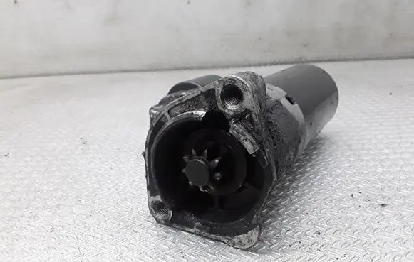Volkswagen PASSAT B5.5 Starter motor 0001124020