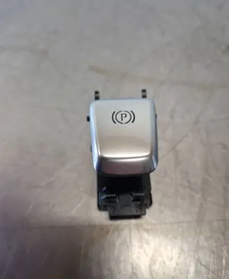 Mercedes-Benz E W213 Hand parking brake switch A2139056608