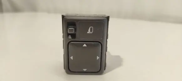 Nissan X-Trail T30 Wing mirror switch 040518