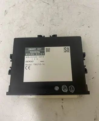 Toyota Auris E180 Keyless (KESSY) go control unit/module 8999002200