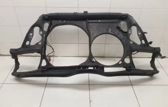 Volkswagen PASSAT B5 Radiator support slam panel 3B0805594