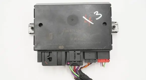 Volkswagen PASSAT B8 Tow bar trailer control unit/module 5Q0907383G