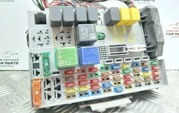 Opel Zafira A Fuse box set 24412497