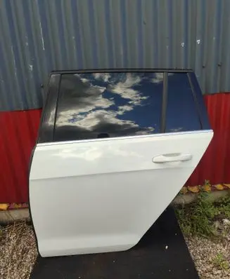 Volkswagen Golf VII Rear door