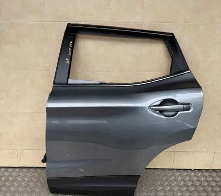Nissan Qashqai Rear door
