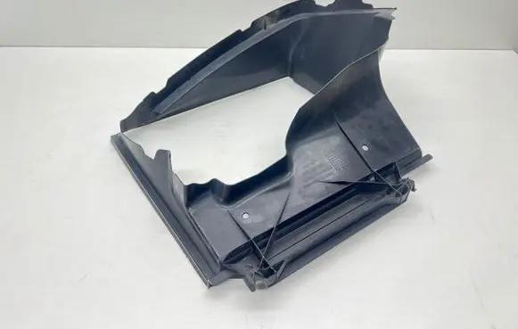 Porsche Panamera (971) Intercooler air channel guide 9Y0121333C 9Y0121333