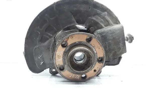 Volvo XC70 Front wheel hub spindle knuckle