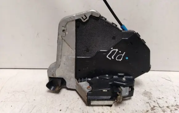 Lexus IS 220D-250-350 Front door lock 8E2611