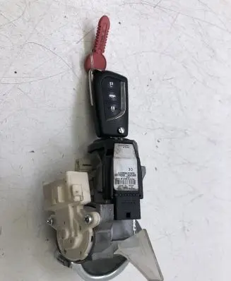 Toyota Avensis T270 Ignition lock 8978305030