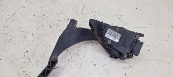 Volkswagen Golf IV Accelerator throttle pedal 1J1721503H 6PV00777001