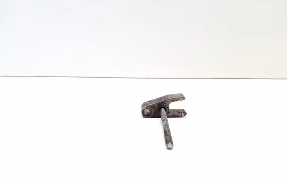 Mercedes-Benz E W212 Fuel Injector clamp holder