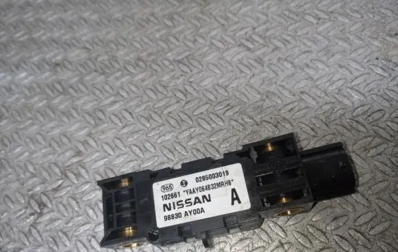 Nissan Note (E11) Airbag deployment crash/impact sensor 98830AY00A 0285003019