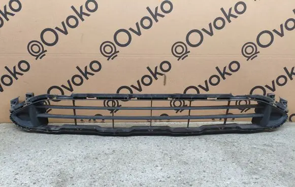 Nissan Rogue Front bumper lower grill 622546RR0A