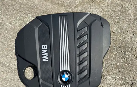 BMW X6 E71 Engine cover (trim) 7812063