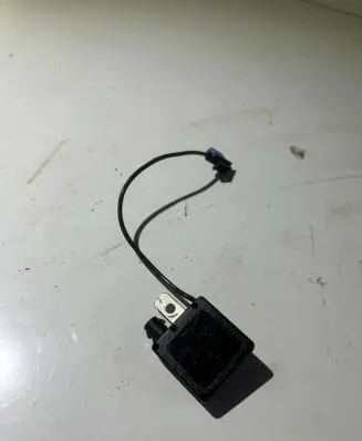 BMW 5 E39 Antenna control unit 8380945