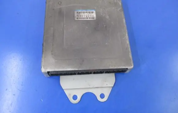 Mitsubishi Carisma Engine control unit/module ECU MD351866