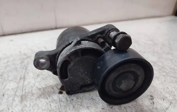 BMW X4 F26 Generator/alternator belt tensioner