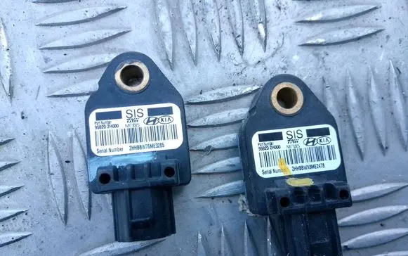 Hyundai i30 Airbag deployment crash/impact sensor 959202H000