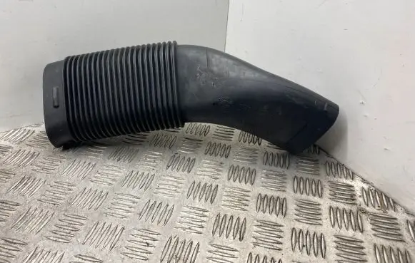 BMW X5 E70 Air intake duct part 7812058 13717812058