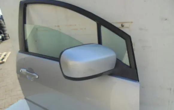 Mazda 5 Front door electric wing mirror