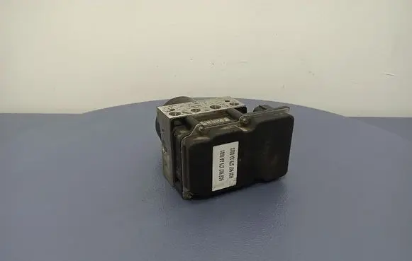 Skoda Fabia Mk1 (6Y) ABS Pump 6Q0907379AA