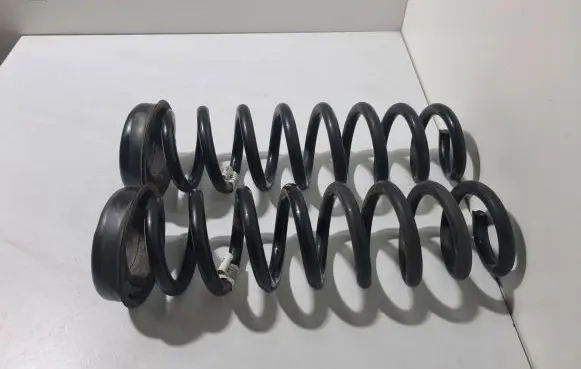 BMW 1 F20 F21 Rear coil spring 6764610 33536764419