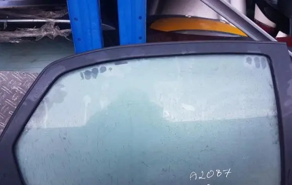 Volvo S80 Rear door window glass
