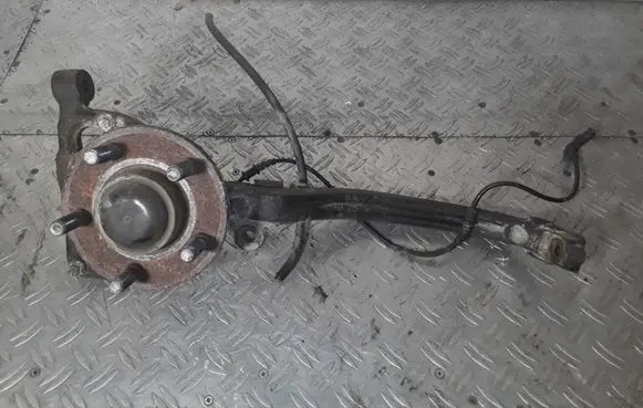 Chrysler 300 - 300C Front wheel hub 04782705AB