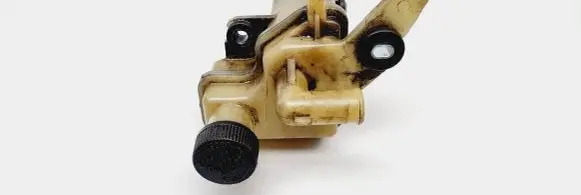Mazda 3 I Power steering fluid tank/reservoir