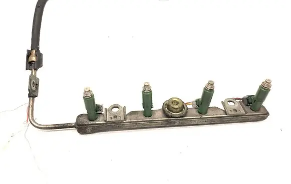 Toyota Avensis T250 Fuel main line pipe 23250-22040