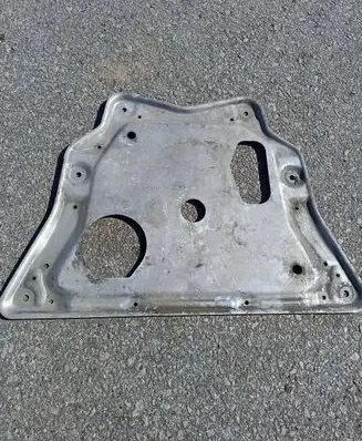 BMW X6 E71 Engine splash shield/under tray 6777535