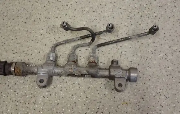Hyundai i10 Fuel injector supply line/pipe 