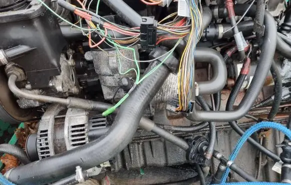 BMW 5 E39 Engine 75900872 E0265LB E026515