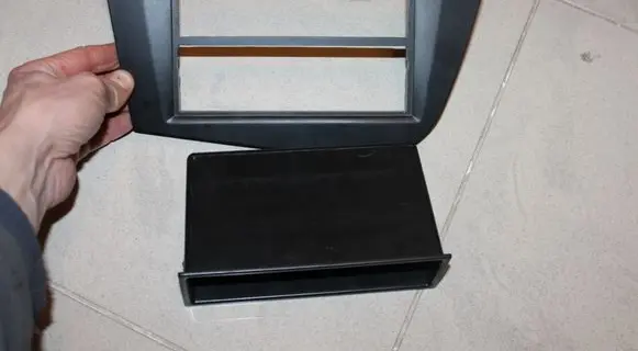 Seat Leon (1P) Radio/GPS head unit trim 2DIN 1DIN 28132803