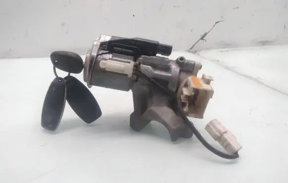 Toyota Previa (XR30, XR40) II Ignition lock 45020287