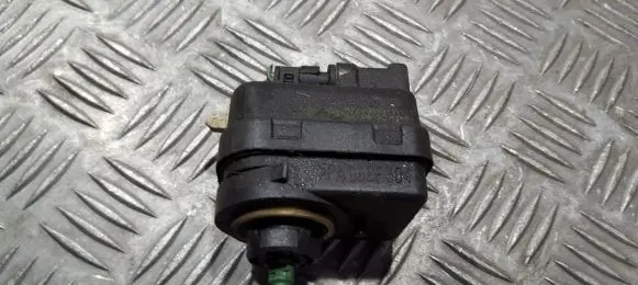 Renault Megane I Headlight level adjustment motor 