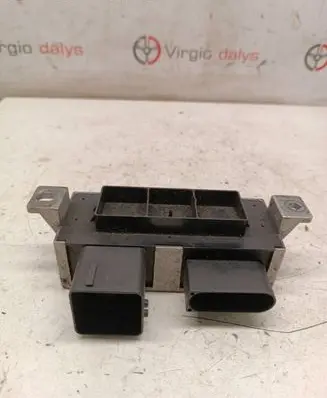 Renault Master III Glow plug pre-heat relay 8200558438A