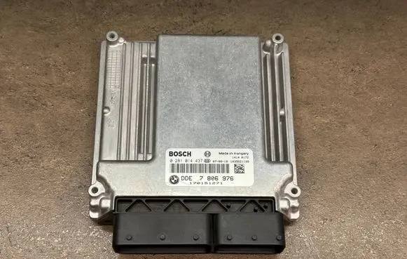 BMW 5 E60 E61 Engine control unit/module 7806976