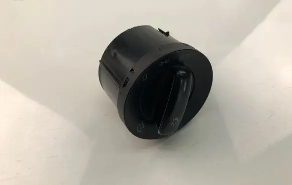 Volkswagen Golf VI Light switch 1K0941431BB