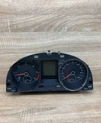Volkswagen PASSAT B7 Speedometer (instrument cluster) 3AA920970E WithPlug MPH